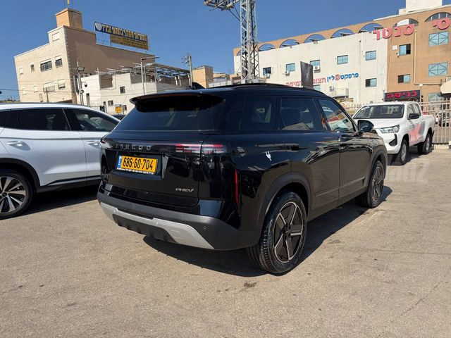 ג'אקו J7