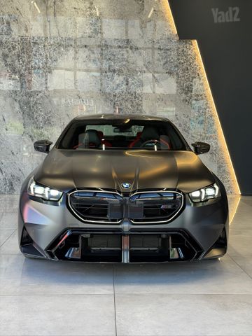 ב מ וו M5