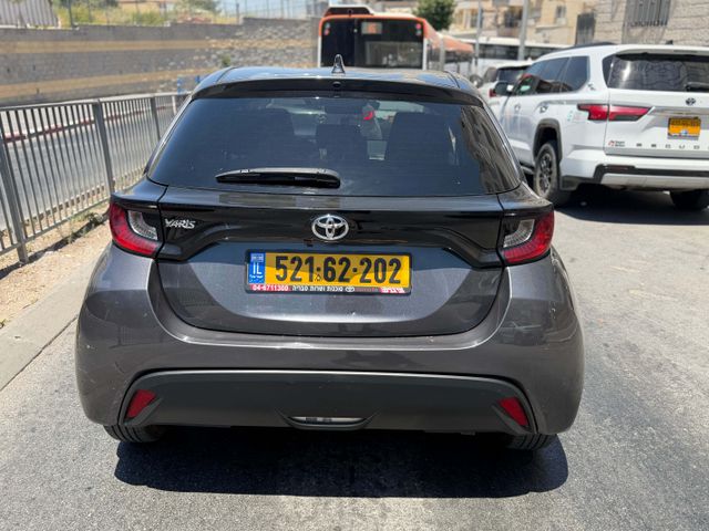 מודעת רכב טויוטה יאריס 2