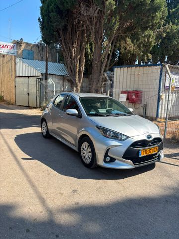 טויוטה יאריס