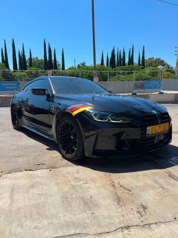 ב מ וו M4