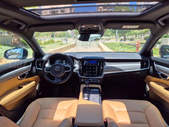 וולוו S90