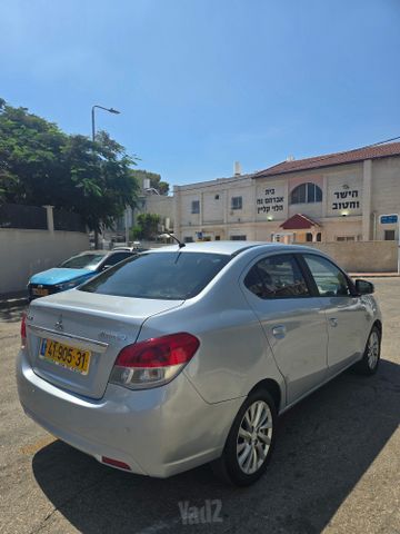 מיצובישי אטראז'