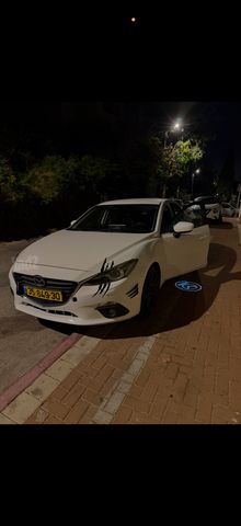 מאזדה 3