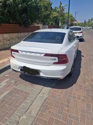 וולוו S90