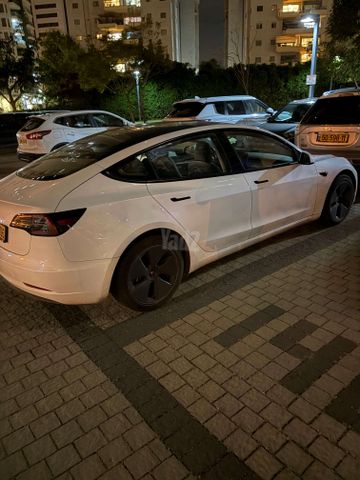 טסלה מודל 3