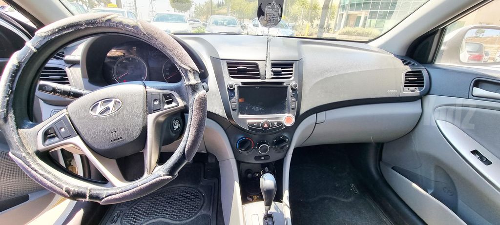 יונדאי אקסנט i25