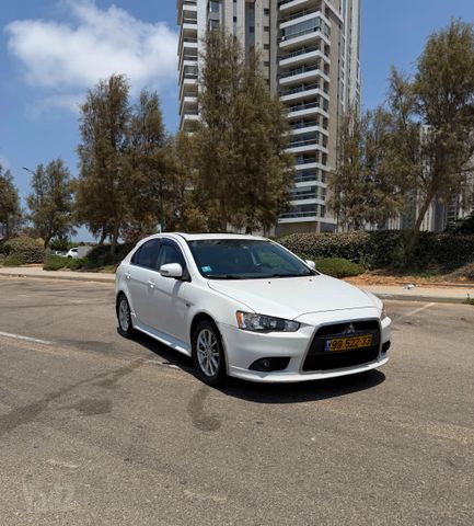 מודעת רכב מיצובישי לנסר