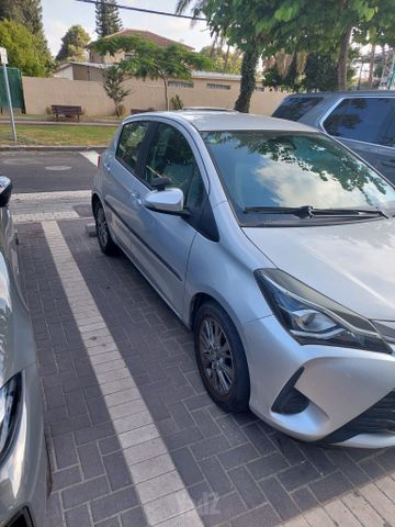 טויוטה יאריס