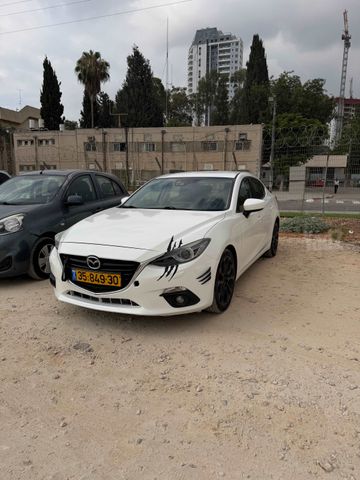 מאזדה 3