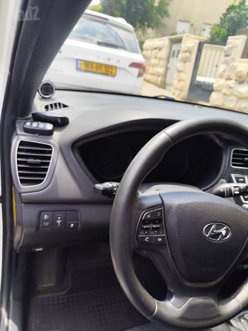 יונדאי i20