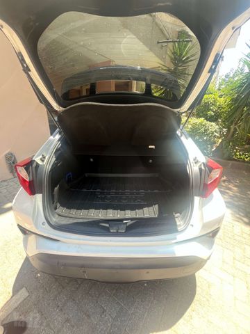 מודעת רכב טויוטה C-HR