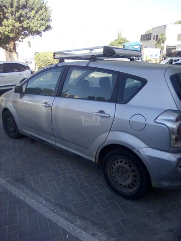 טויוטה קורולה ורסו