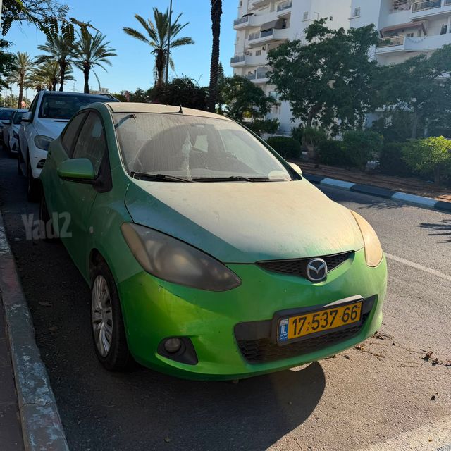 מודעת רכב מאזדה 2