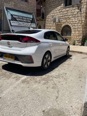 יונדאי איוניק