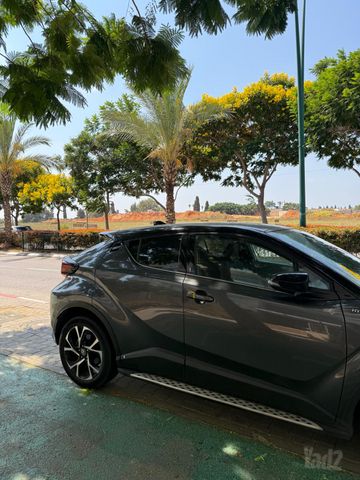 טויוטה C-HR