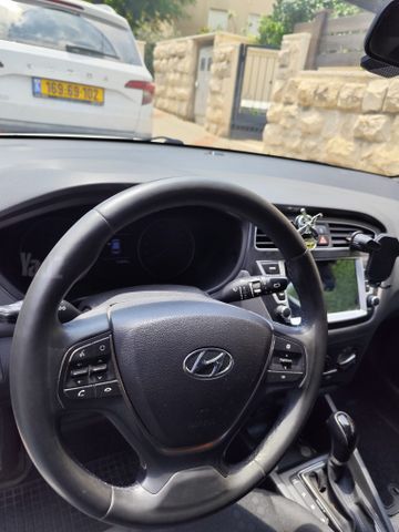 יונדאי i20