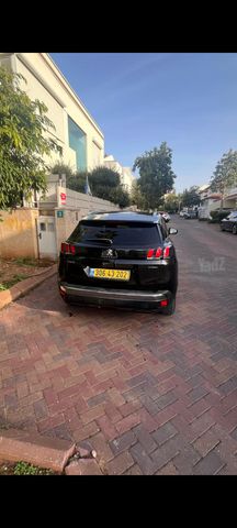 פיג'ו 3008