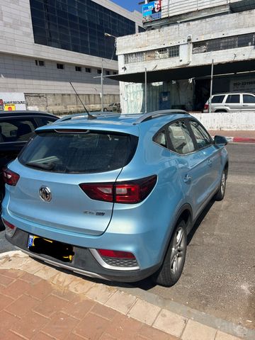 אם ג'י ZS