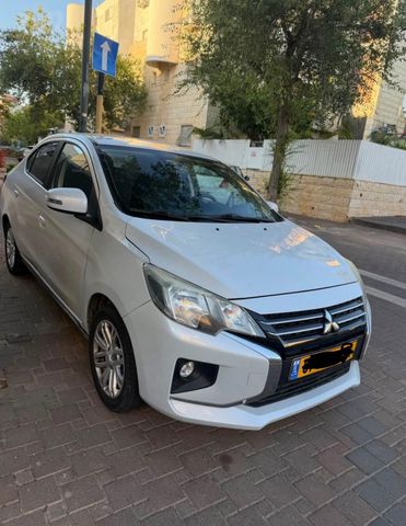 מיצובישי אטראז'