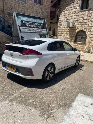 יונדאי איוניק