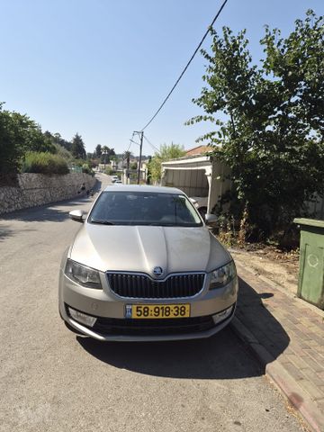 סקודה אוקטביה