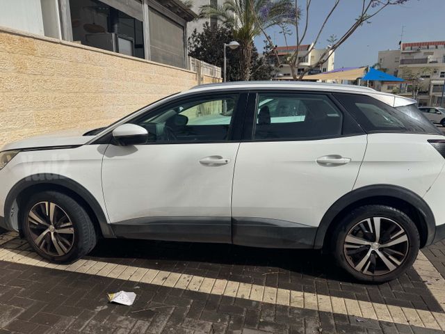 פיג'ו 3008