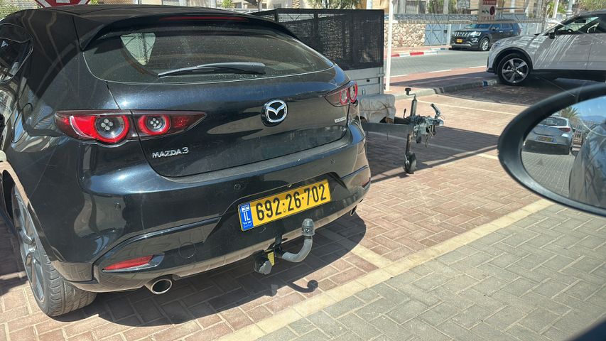 מודעת רכב מאזדה 3