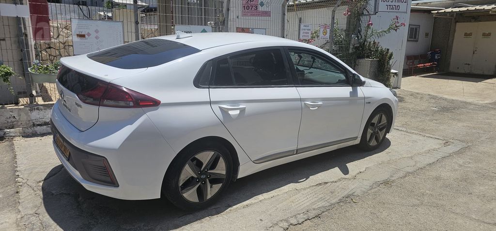 יונדאי איוניק