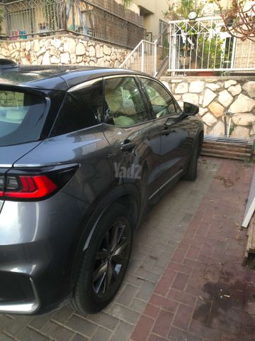 לקסוס LBX