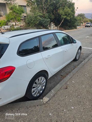 אופל אסטרה