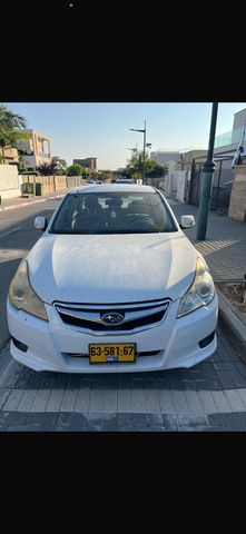 סובארו B4/לגאסי