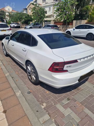 וולוו S90