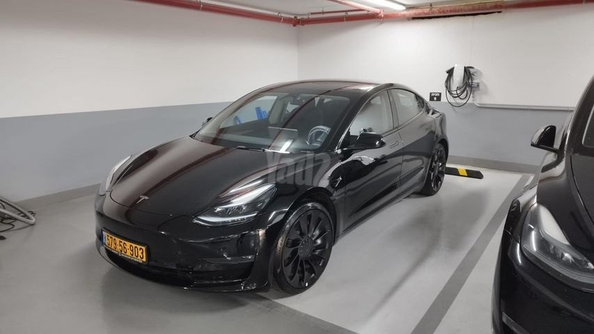 מודעת רכב טסלה מודל 3