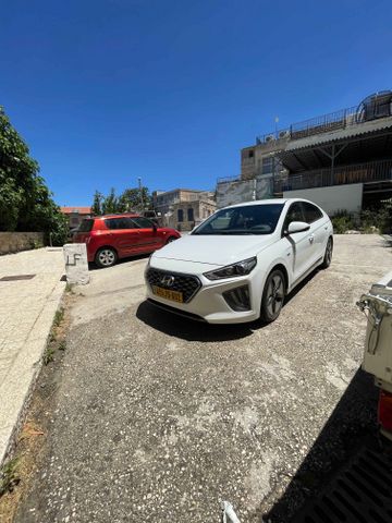 יונדאי איוניק
