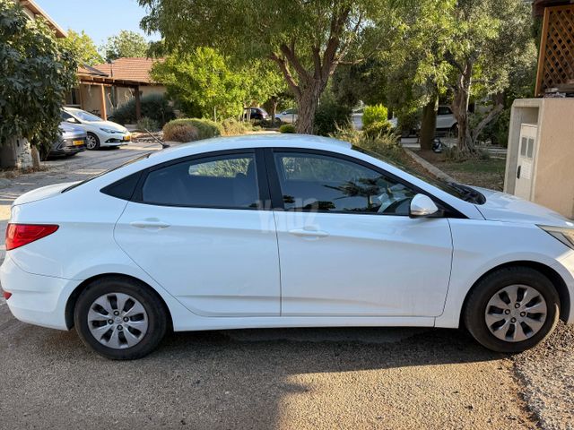 יונדאי אקסנט i25