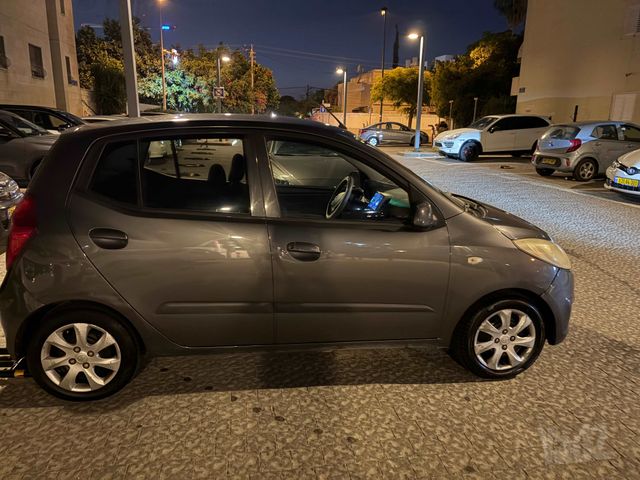 יונדאי i10