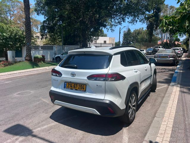 טויוטה קורולה קרוס