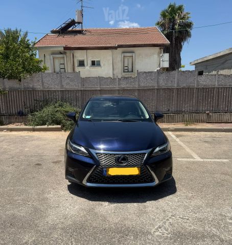 CT Luxury 200h היברידי אוט׳ 1.8 (99 כ״ס)