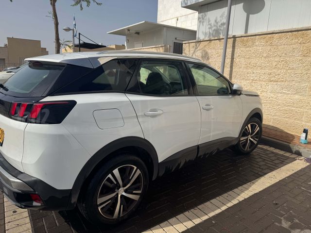 פיג'ו 3008