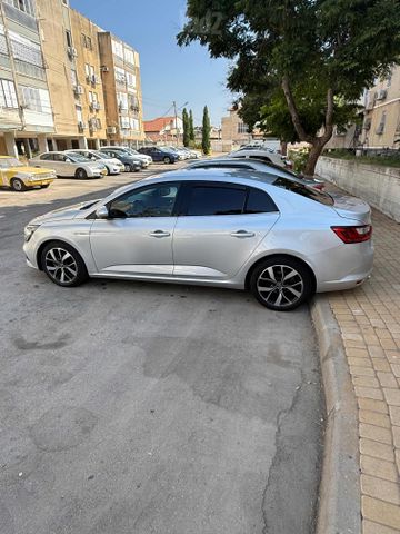 מגאן Intense אוט׳ דיזל 1.5 (116 כ״ס)