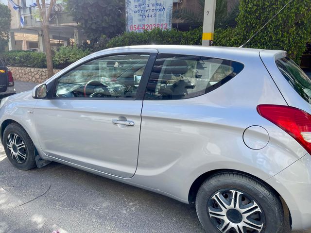 יונדאי i20