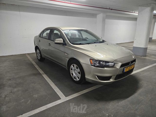 מיצובישי לנסר