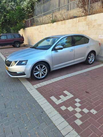 סקודה אוקטביה