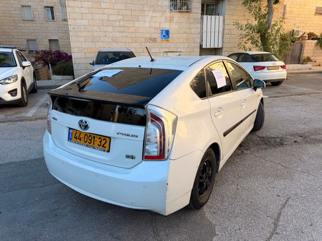 מודעת רכב טויוטה פריוס