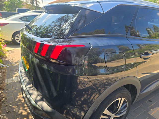 פיג'ו 3008