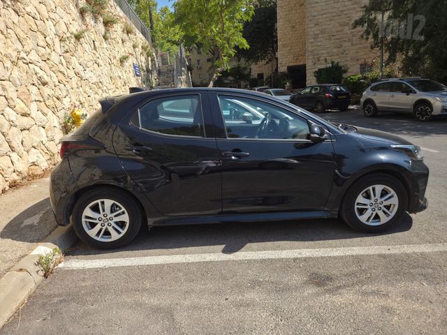 טויוטה יאריס