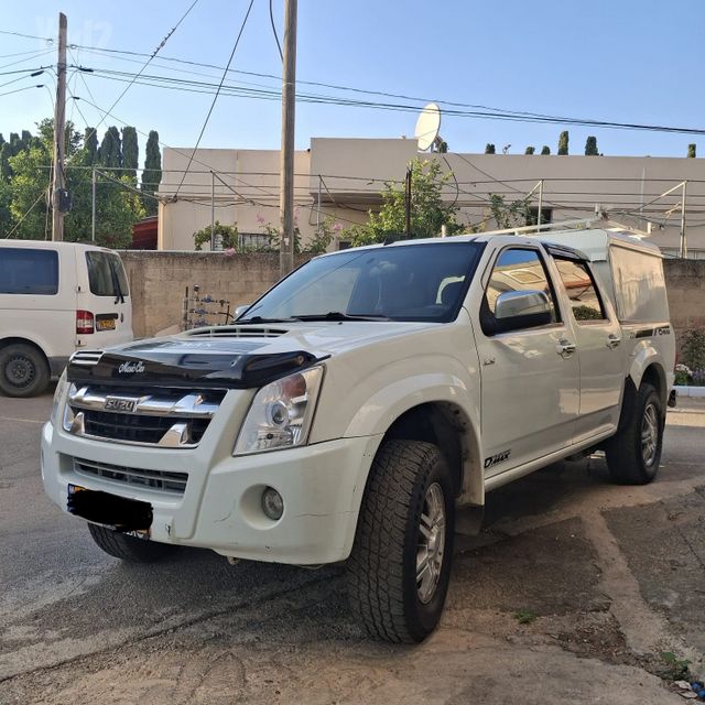 איסוזו די-מקס