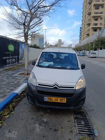 מודעת רכב סיטרואן ברלינגו