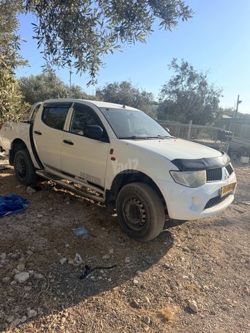 מיצובישי טרייטון / L200